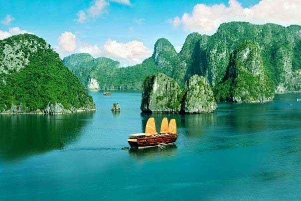 5-Day Northern Vietnam Tour: Hanoi - Ninh Binh - Ha Long Bay