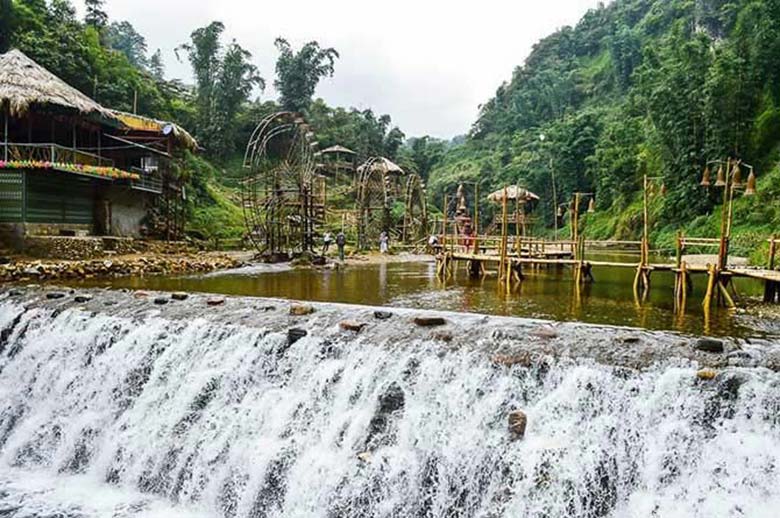 Sapa Trekking - Bac Ha Market 2 days 1 night