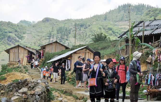 Sapa Trekking - Bac Ha Market 2 days 1 night