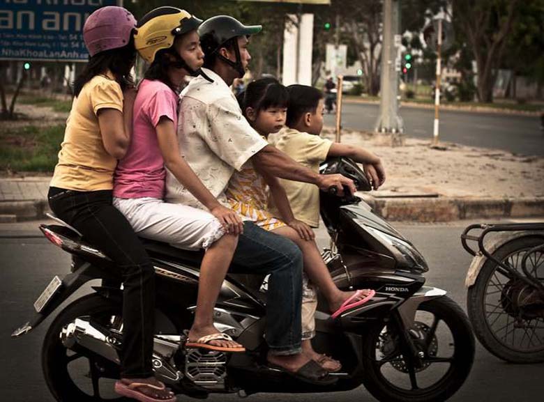 How to ride a motorbike in Vietnam (and not end up in the hospital)