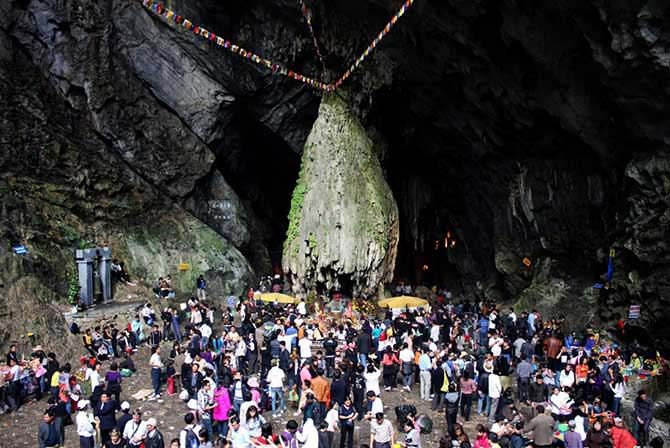 Perfume Pagoda 1 Day