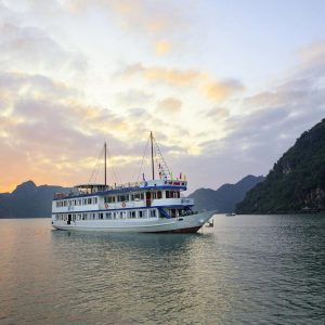 Lan Ha Bay Cruise – La Paci Cruise