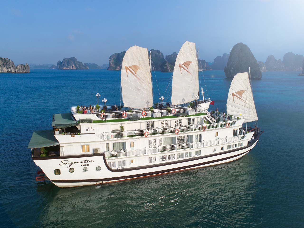 halong bay luxury cruise signature cruise