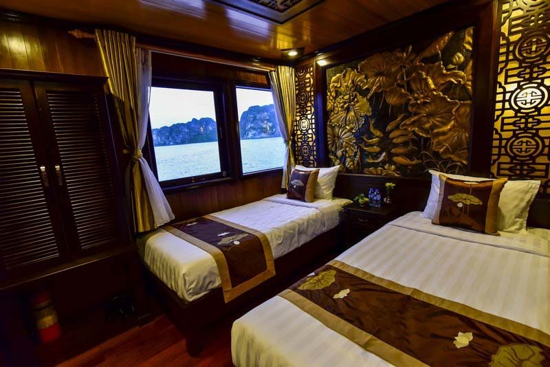 Bai Tu Long Bay Cruise - Renea Cruise