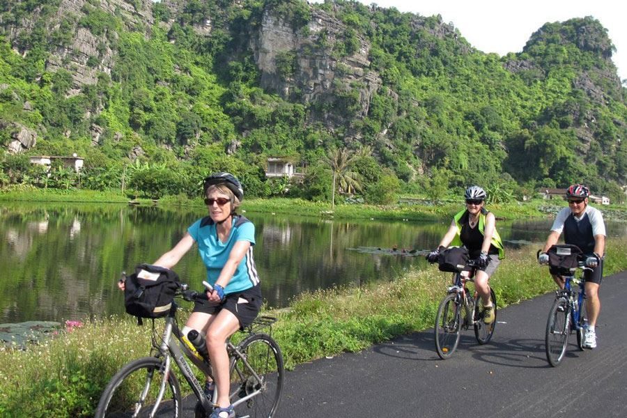 Hoa Lu - Tam Coc 1 Day