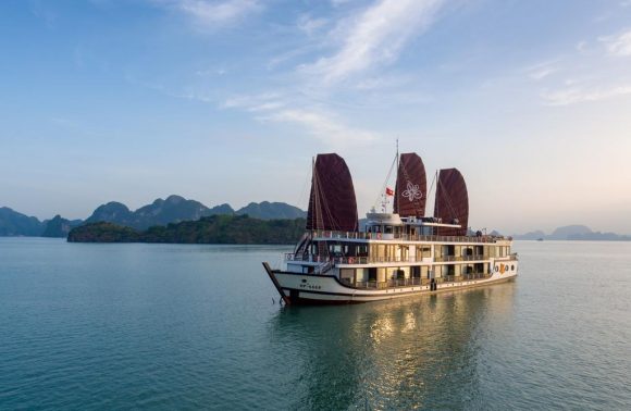 Lan Ha Bay Cruise – Azalea Cruise