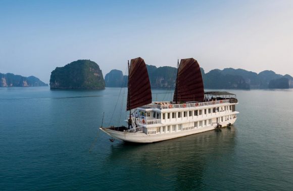 Bai Tu Long Bay Cruise – Garden Bay Legend Cruise