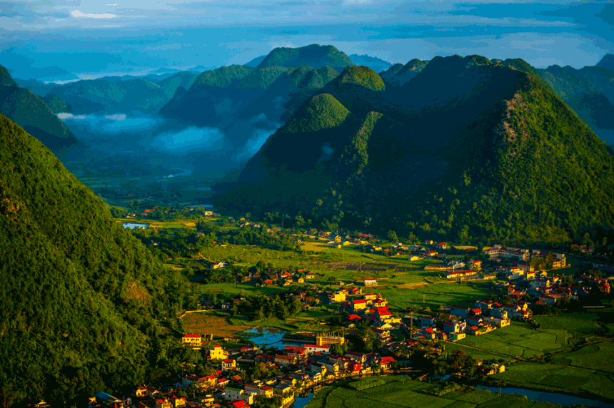 Vietnamese destinations that carry a year-end glow