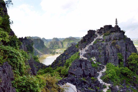 Hoa Lu – Tam Coc – Mua Cave – 1 Day Small Group Tour By Limousine Bus