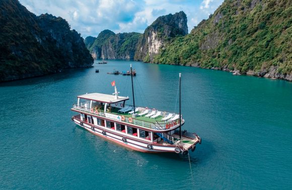 Lan Ha Bay 1 Day – 7 Hours On The Bay