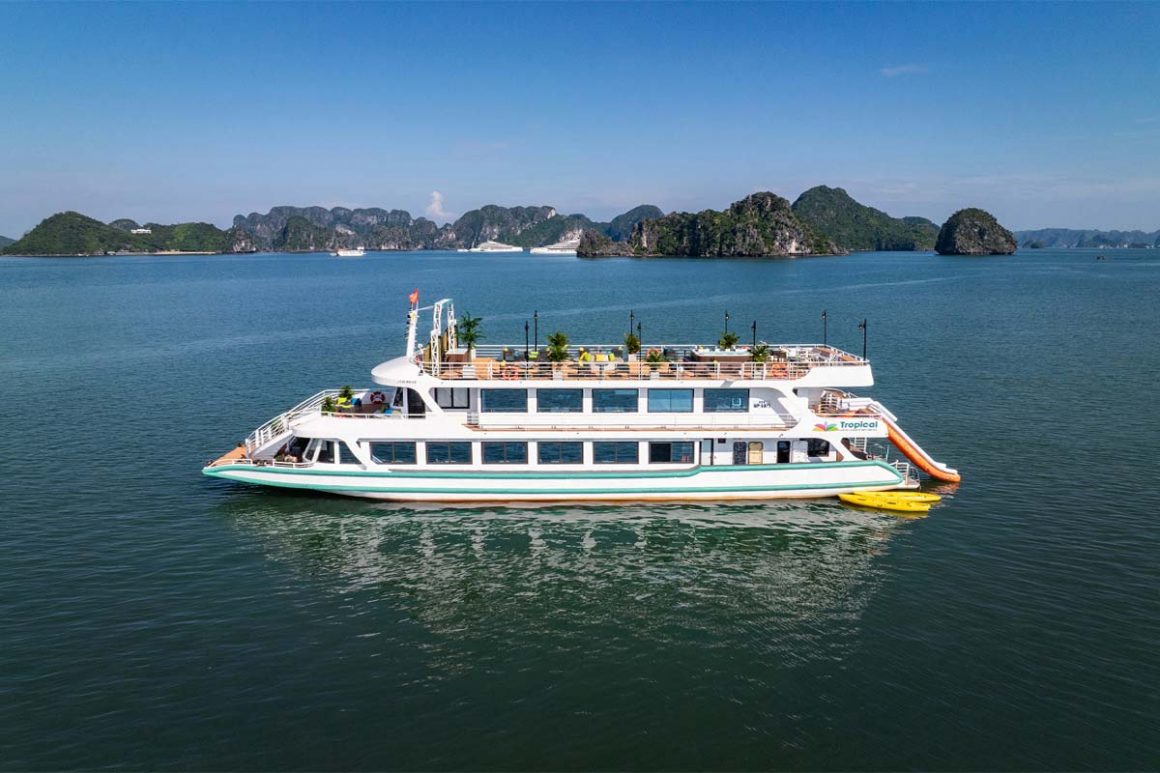 Lan Ha Bay 1 Day Cruise – Luxury Boat Experience Modern cruise sailing through Lan Ha Bay 1 day tour