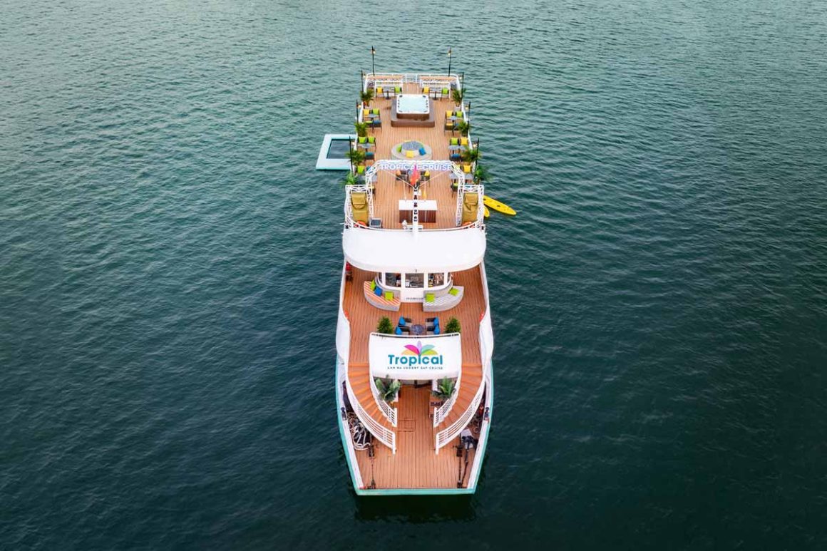 Lan Ha Bay 1 Day Cruise – Luxury Boat Experience Modern cruise sailing through Lan Ha Bay 1 day tour