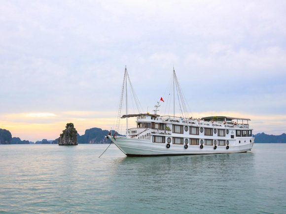 Oriental Sails Cruise – Halong Bay