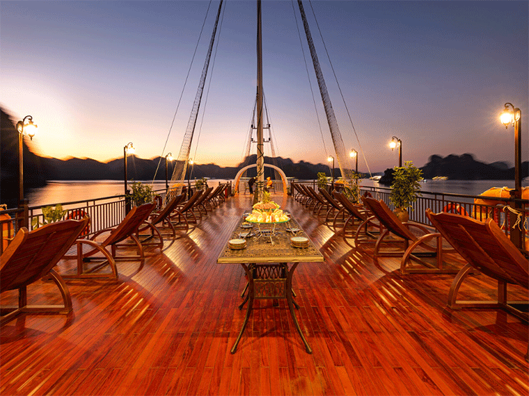 Lan Ha Bay Cruise Sena Cruise restaurant Old Quarter Travel Hanoi