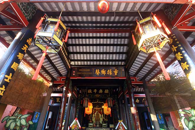 Chinese-influenced assembly hall in Hoi An