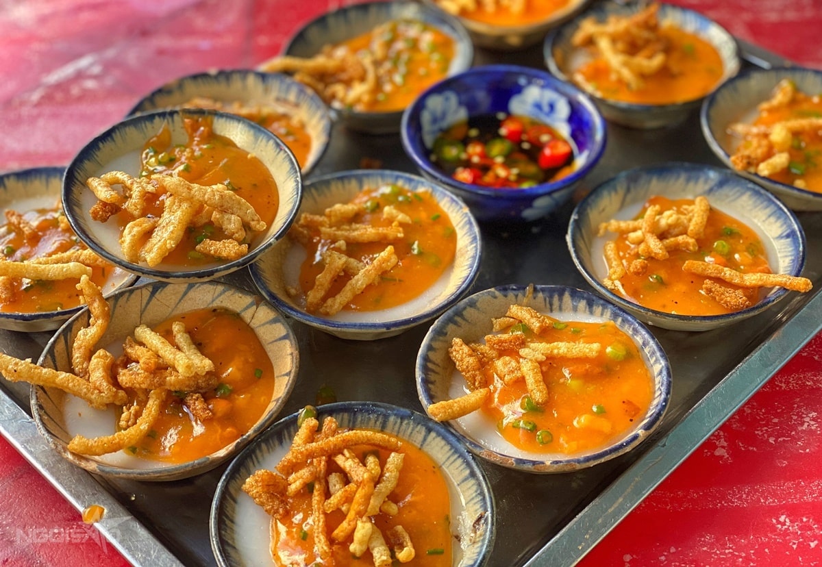 A serving of water fern cakes in Hoi An