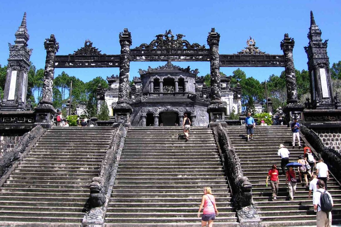 khai dinh tomb