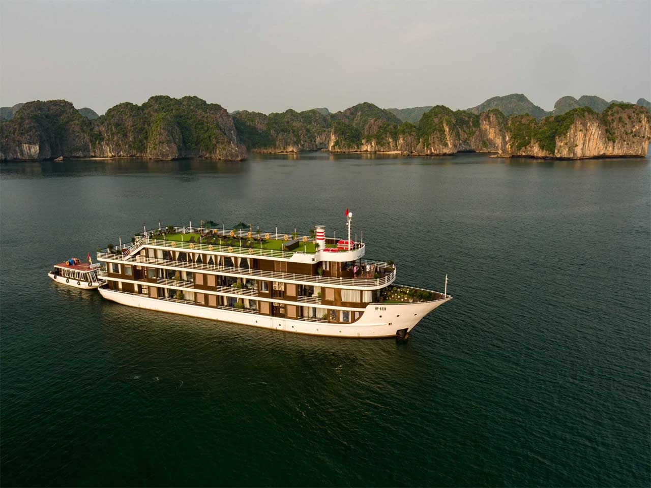 La Casta Regal Cruise - Lan Ha Bay Cruise | Old Quarter Travel