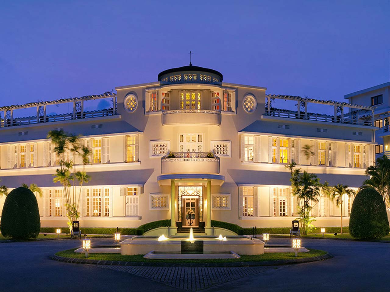 Azerai La Residence - Top 10 luxury hotels in Vietnam