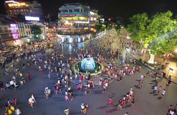 Hoan Kiem walking street: where Hanoi comes alive during weekends