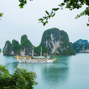 Dragon Legend Cruise – Bai Tu Long Bay Cruise