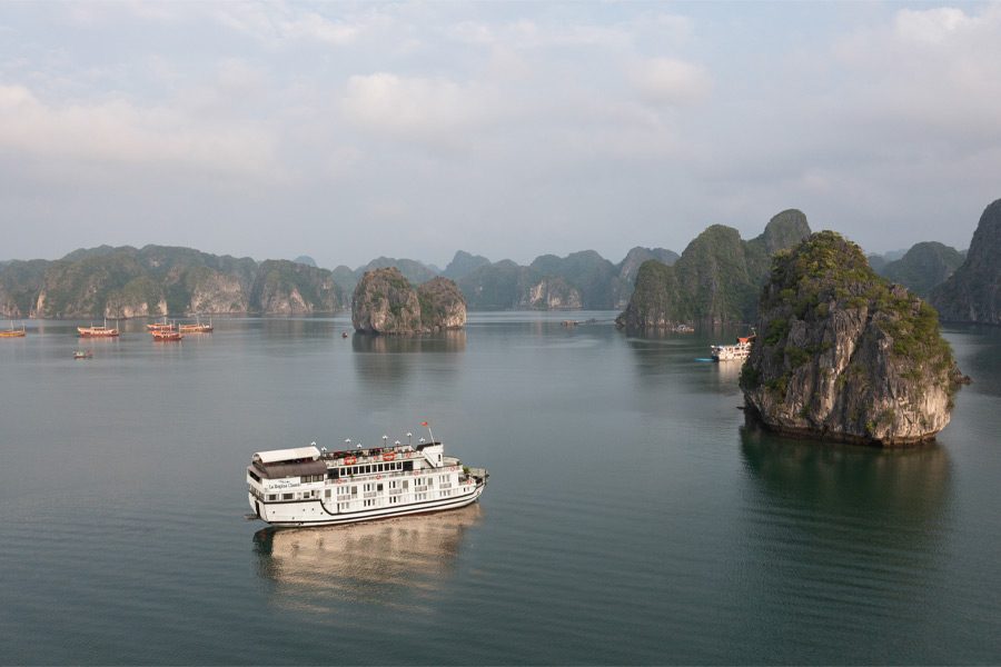 La Regina Classic Cruise - Bai Tu Long Bay Cruise