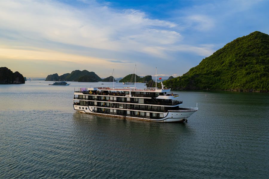 La Regina Grand Cruise - Lan Ha Bay Cruise