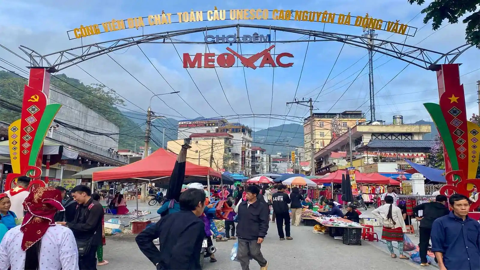 Meo Vac Market in Ha Giang with local people and cattle in the Vietnamese highlands