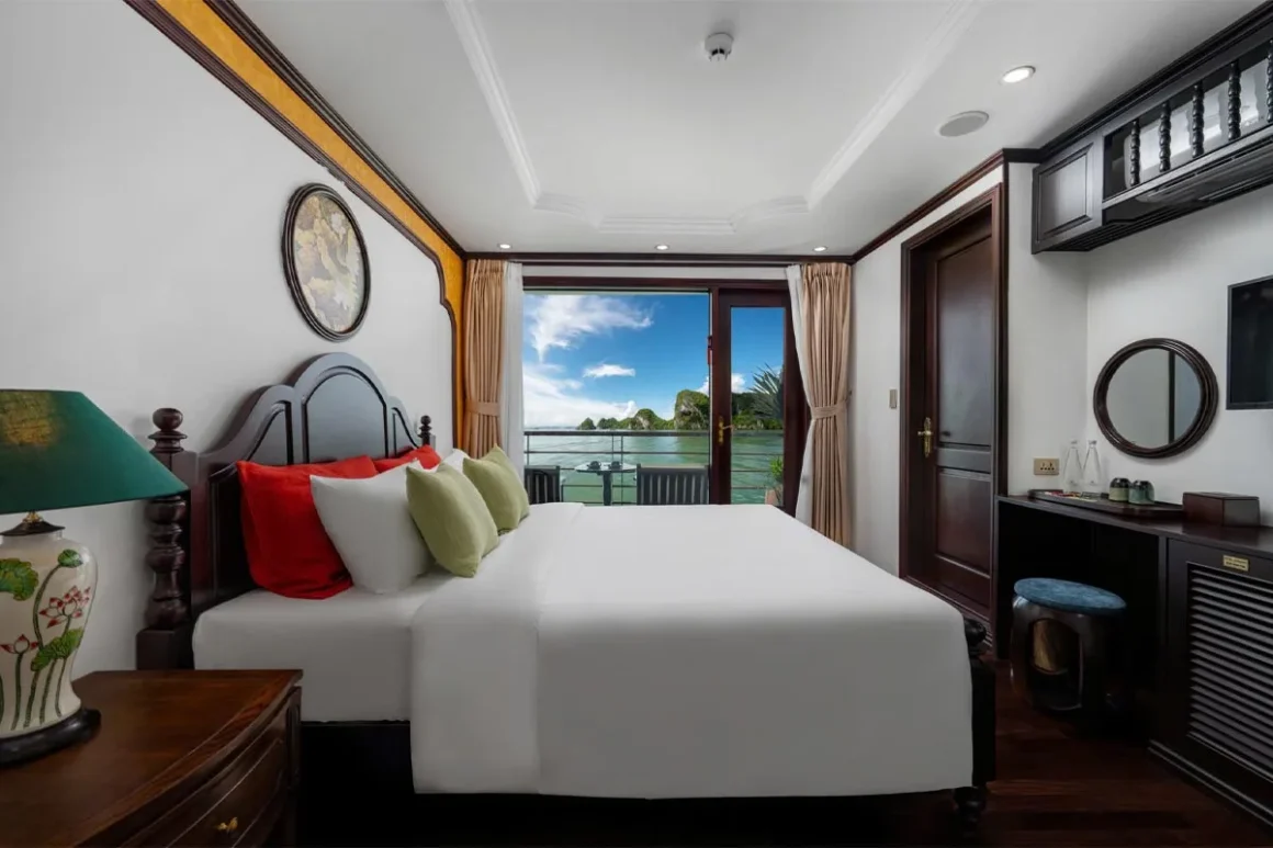 Executive Balcony Suite - Cycad Cruise Bai Tu Long Bay Executive Balcony Suite on Cycad Cruise with floor-to-ceiling windows, private balcony, and ocean panorama
