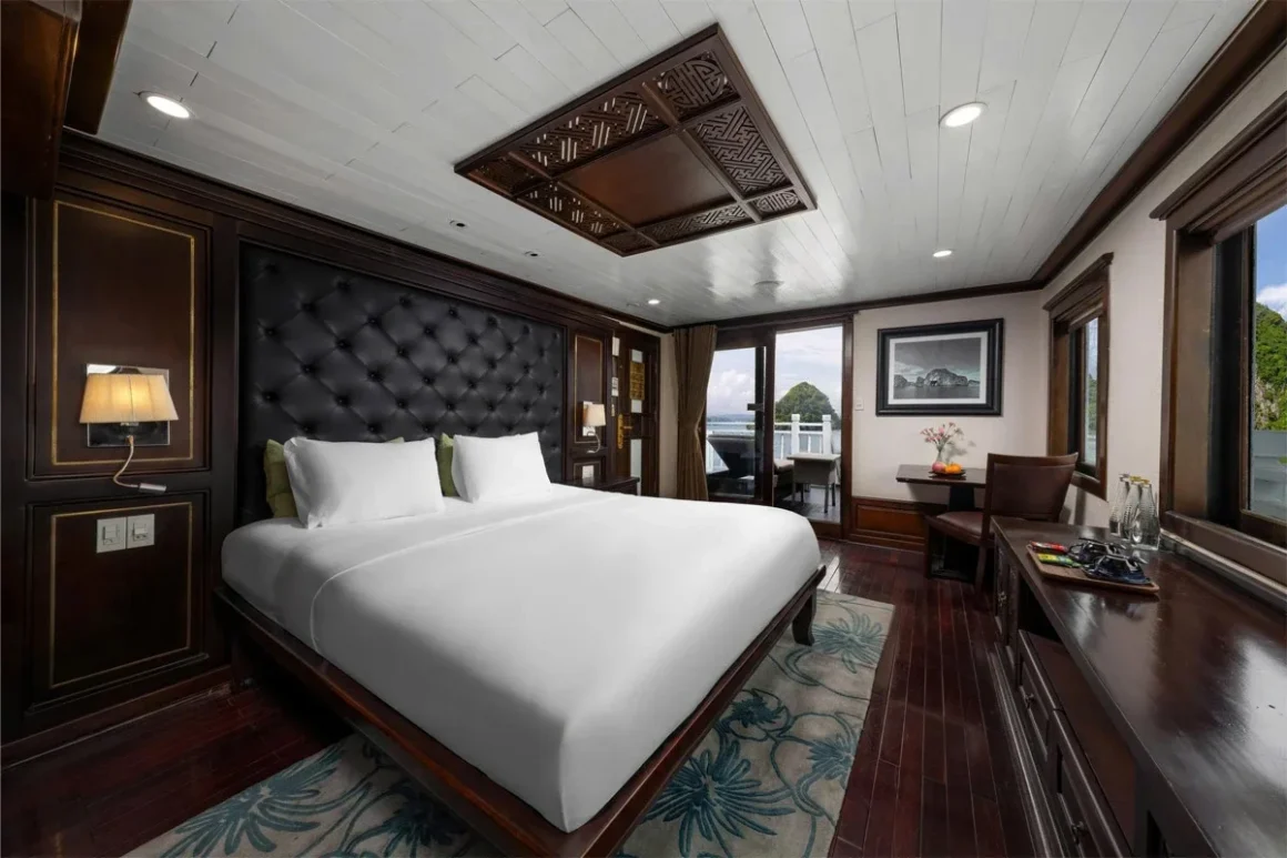 Premium Executive Suite - Garden Peak Cruise VIP Premium Executive Suite with ocean-view balcony on Garden Peak Cruise