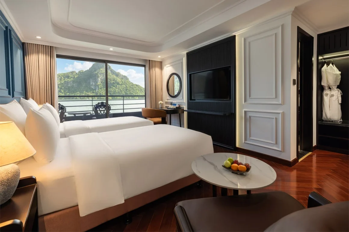 Diana Cruise Executive cabin Executive cabin on Diana Cruise in Lan Ha Bay