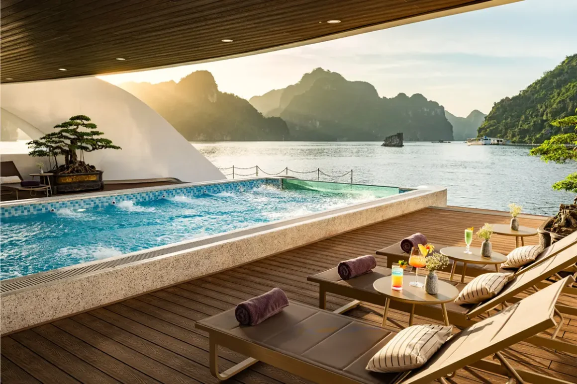 Diana Cruise swimming pool Swimming pool on Diana Cruise in Lan Ha Bay