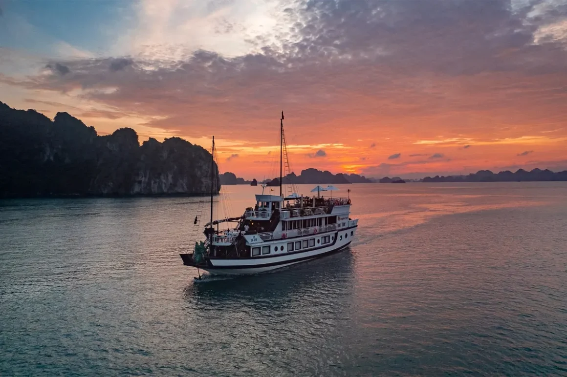 Dragon's Pearl Junk cruising on Bai Tu Long Bay