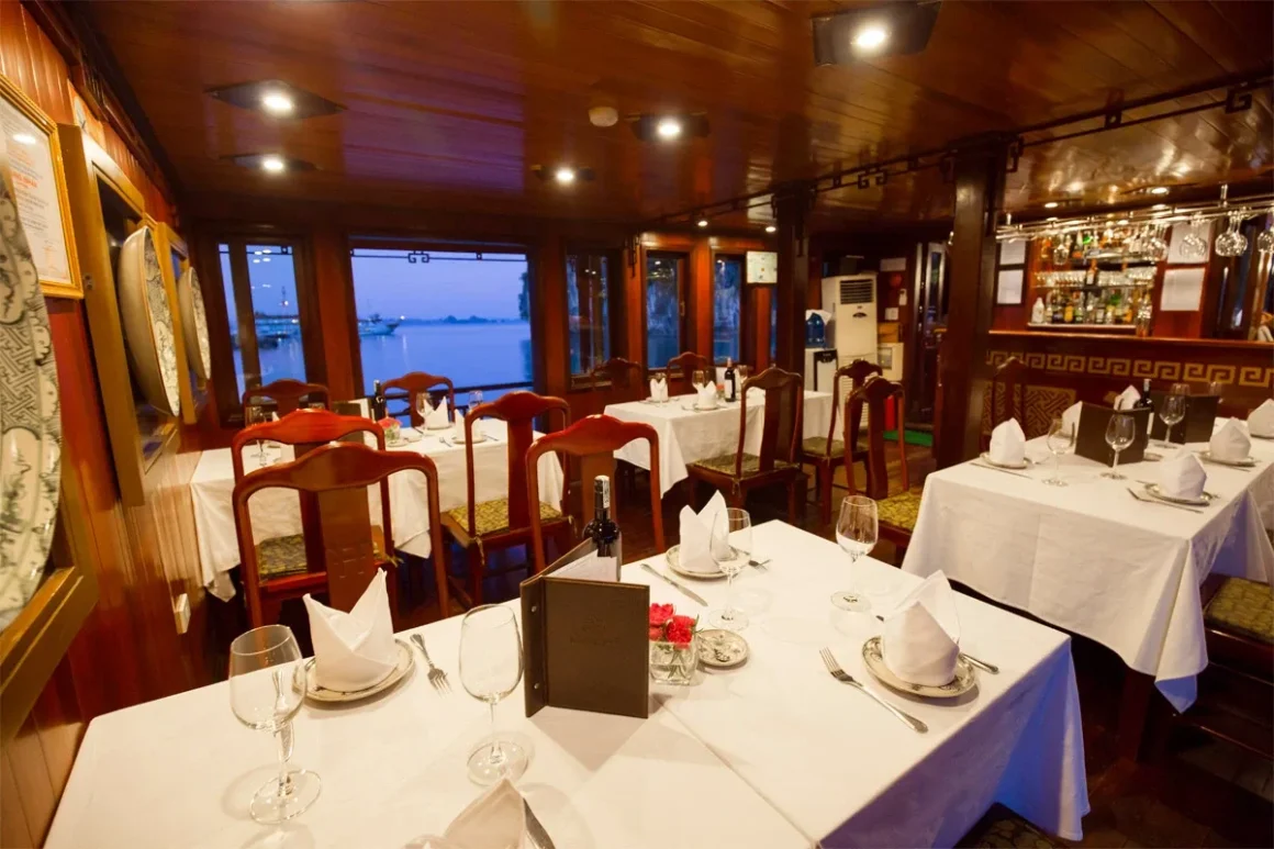 Dragon’s Pearl Junk: Bai Tu Long Bay 2D1N & 3D2N Cruise