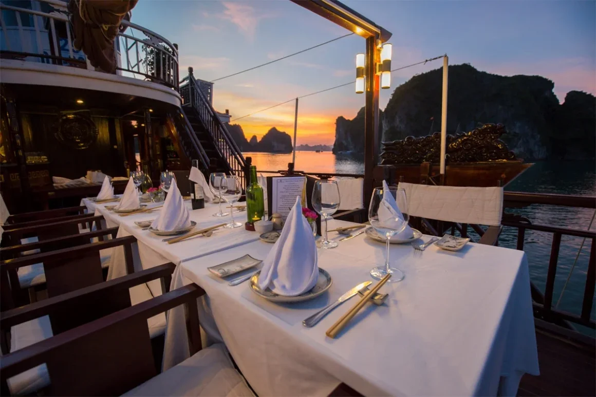 Dragon’s Pearl Junk: Bai Tu Long Bay 2D1N & 3D2N Cruise