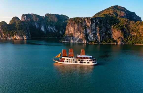 Emperor Cruise Halong Bay – 2D1N & 3D2N Cruise