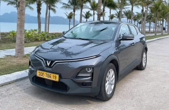 Hanoi to Halong Bay Private Transfer: Door-to-Door Car with Driver