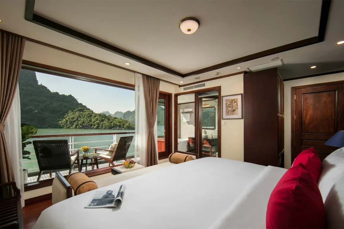 Delta/Ocean Suite Cabin on Heritage Cruise Binh Chuan Delta/Ocean Suite cabin with ocean-view private balcony on Heritage Cruise Binh Chuan