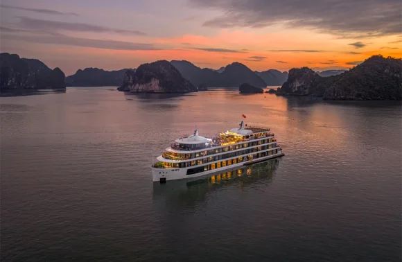 L’amour Cruise Halong Bay: Luxury Overnight Cruise from Hanoi