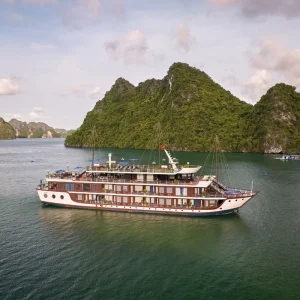 M’Gloria Cruise: Overnight Cruising in Lan Ha Bay