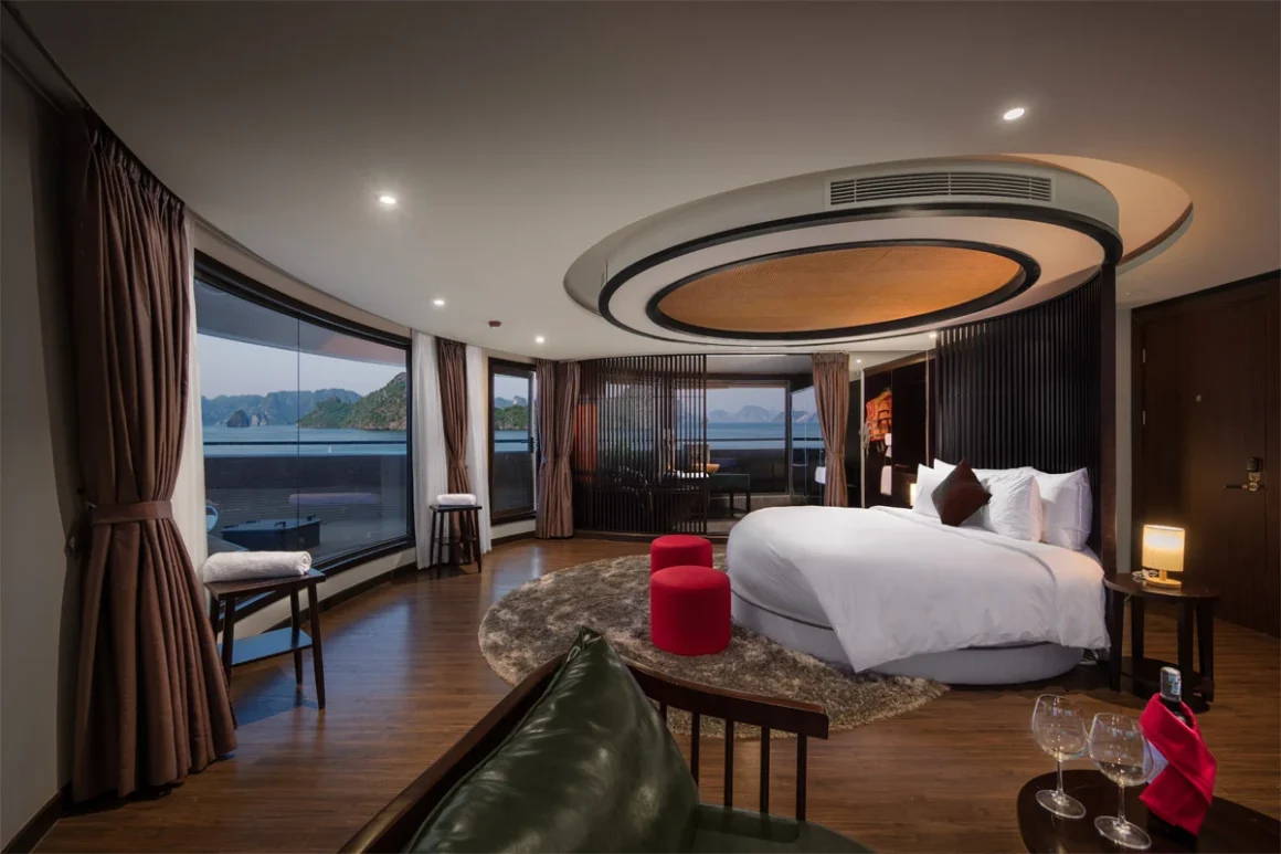 Scarlet Pearl President Suite – Scarlet Pearl Cruise Scarlet Pearl President Suite cabin with luxury interior on Lan Ha Bay